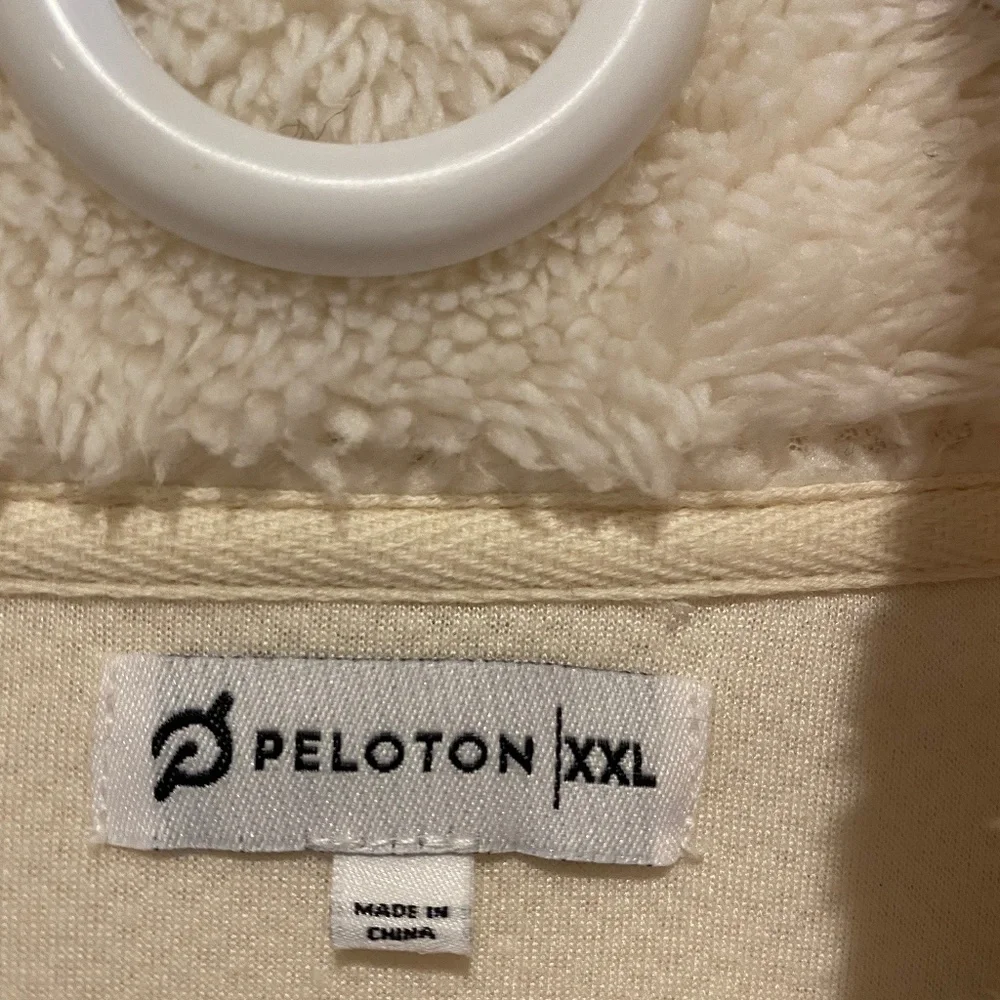 Peloton Sherpa White Hot Pink Navy Zip Teddy Fleece Womens Jacket Size XXL - Picture 4 of 7